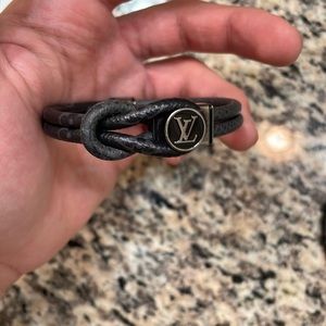 Louis Vuitton loop it braclet